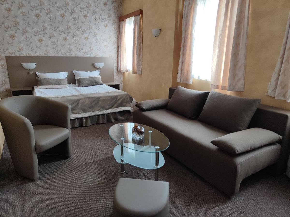 Семеен Хотел "Булаир" Burgas City Exteriér fotografie